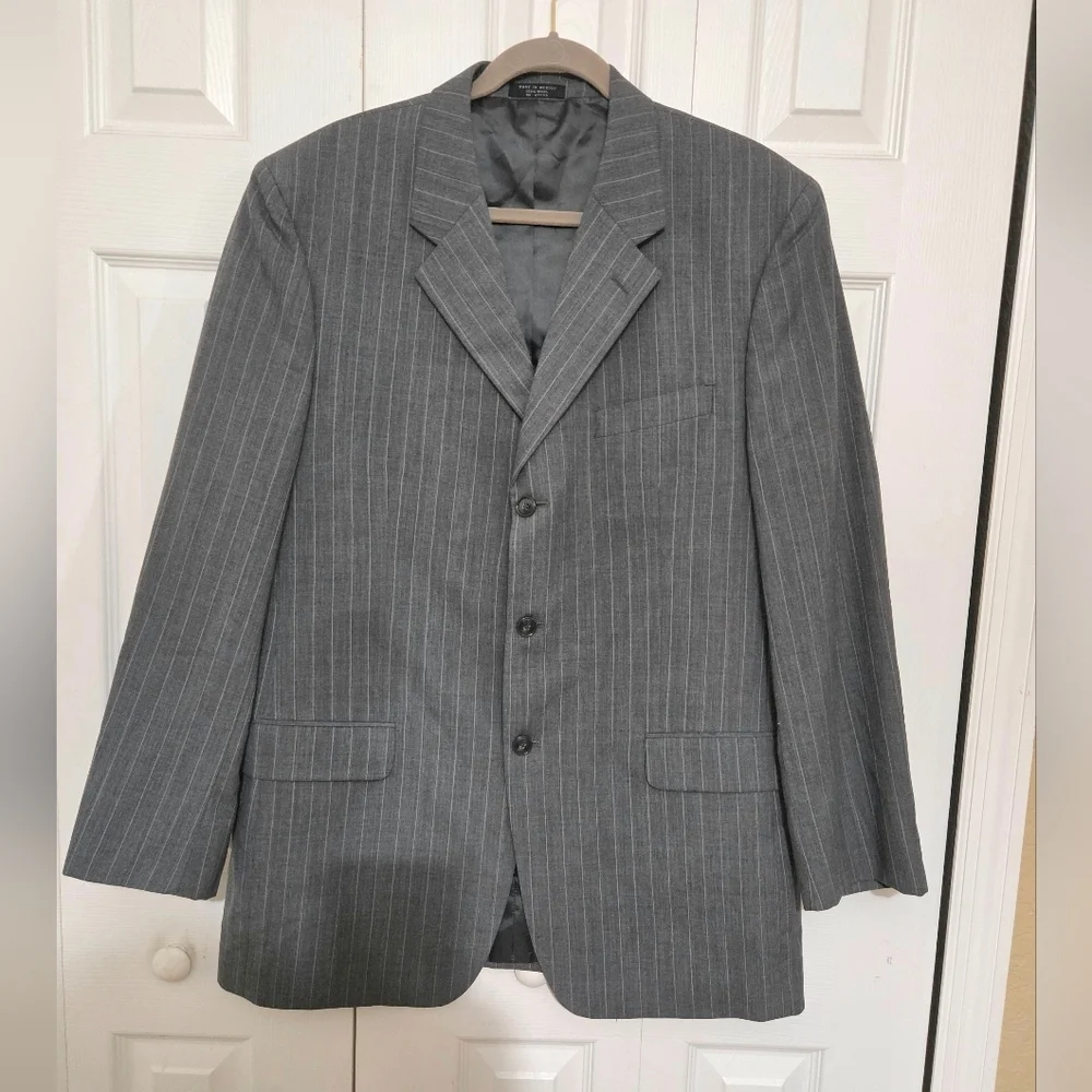 Albert Nipon Classic Men's Gray 100% Wool Pinstripe Suit